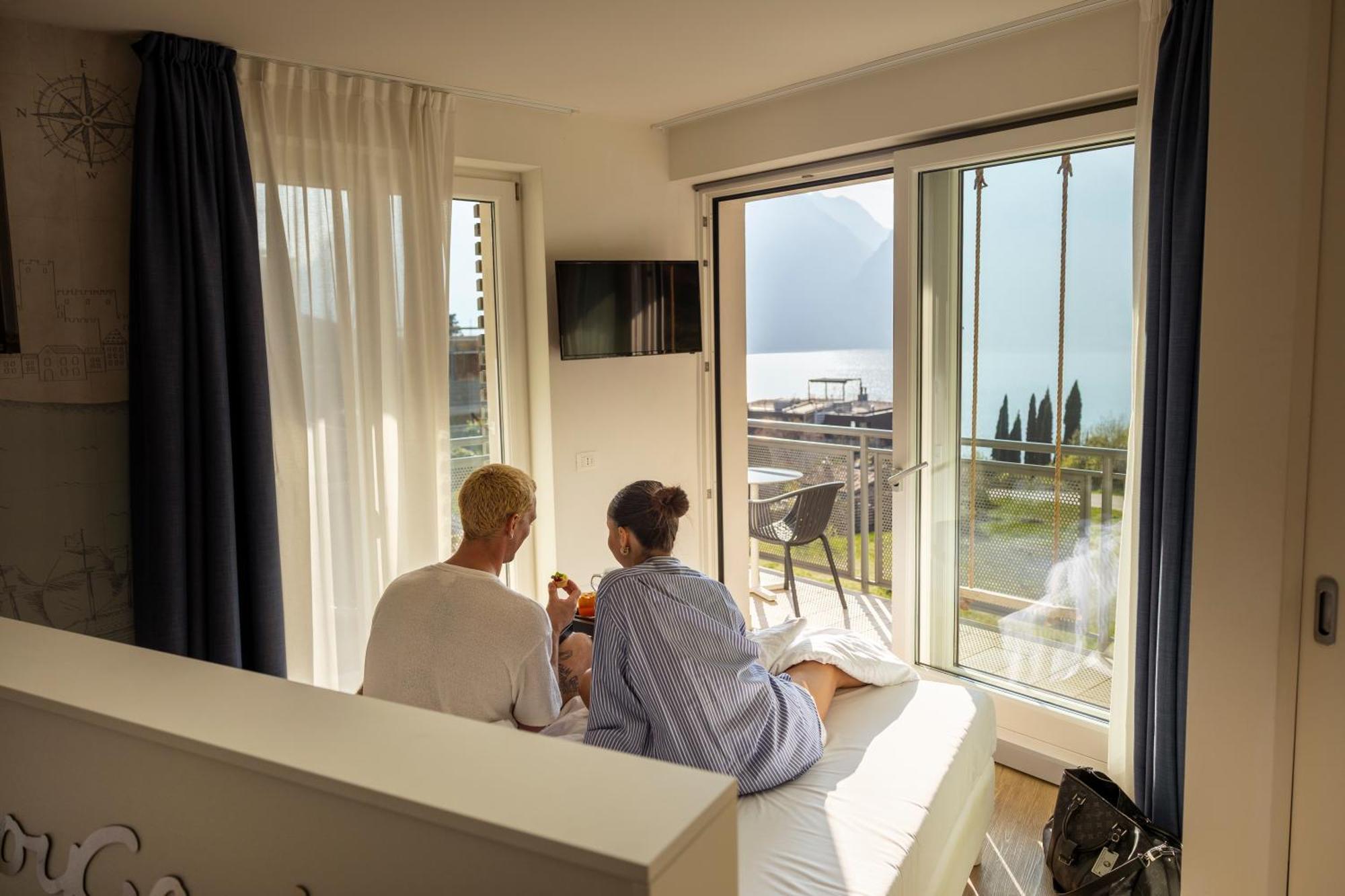 Hi Hotels Torbole - Pool & Spa Torbole Sul Garda Extérieur photo