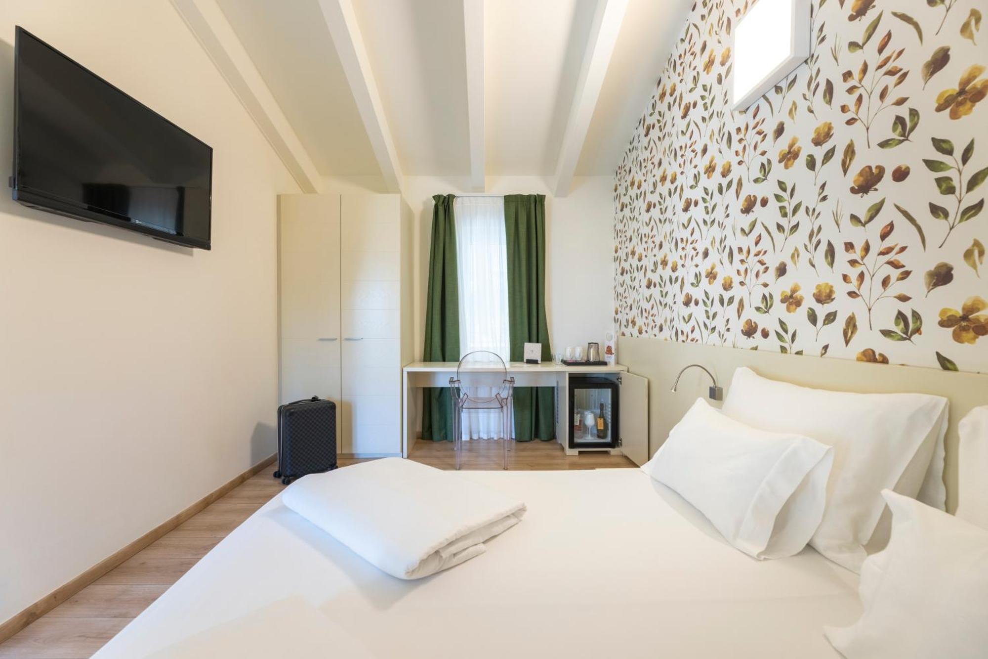 Hi Hotels Torbole - Pool & Spa Torbole Sul Garda Extérieur photo