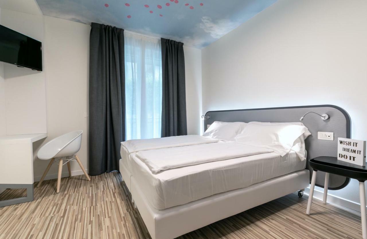 Hi Hotels Torbole - Pool & Spa Torbole Sul Garda Extérieur photo